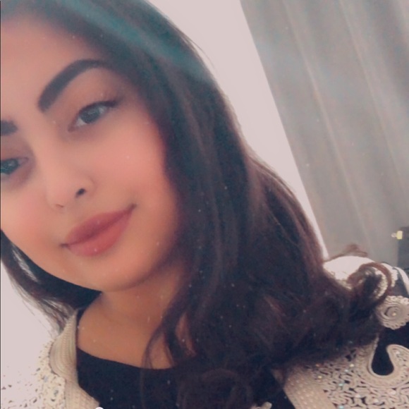 Meet your Posher, Assia - Picture 1 of 1